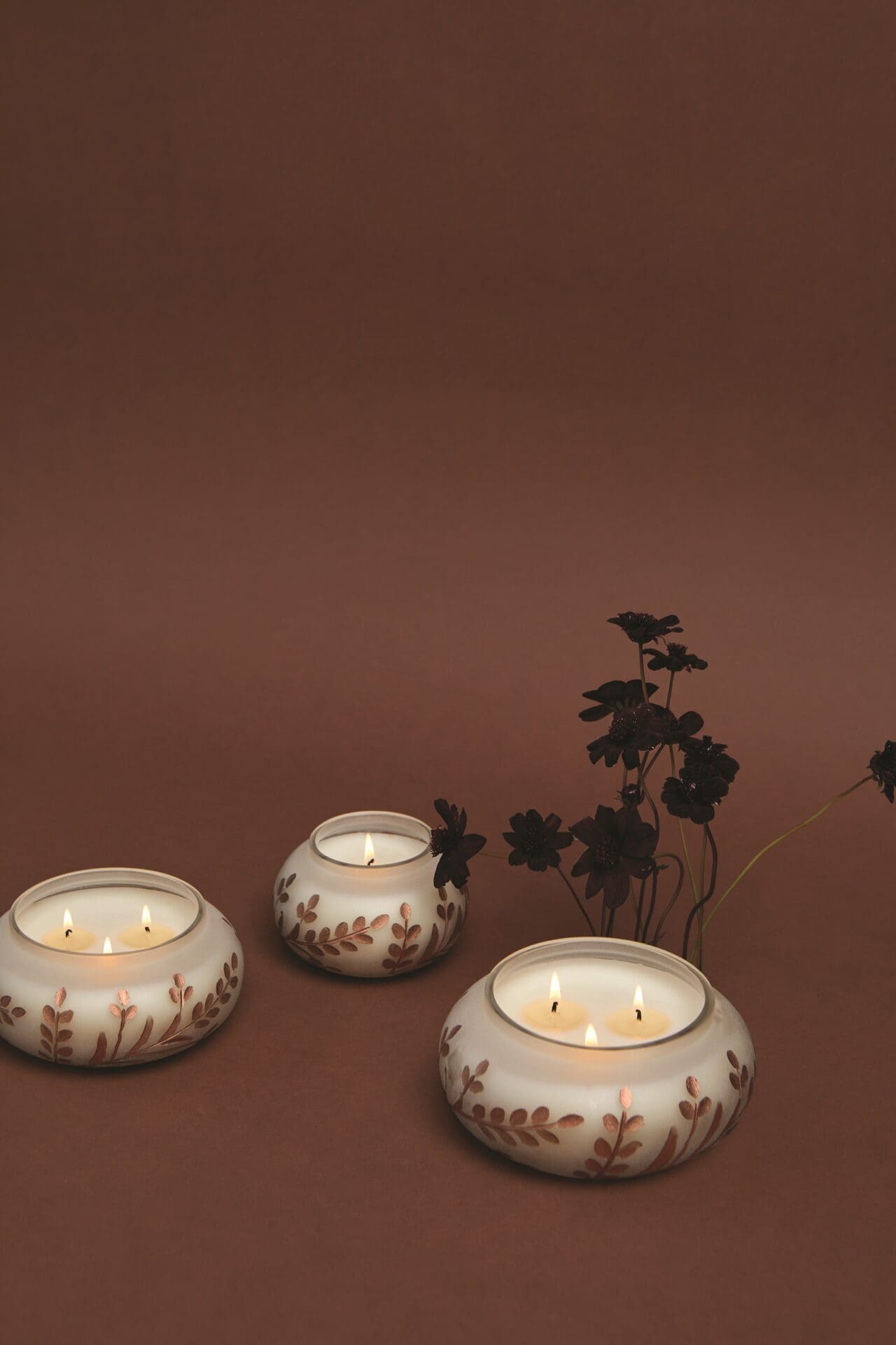 Κερί σε χειροποίητο, γυάλινο λευκό δοχείο, Cypress & Fir 255gr - Paddywax - Image 2